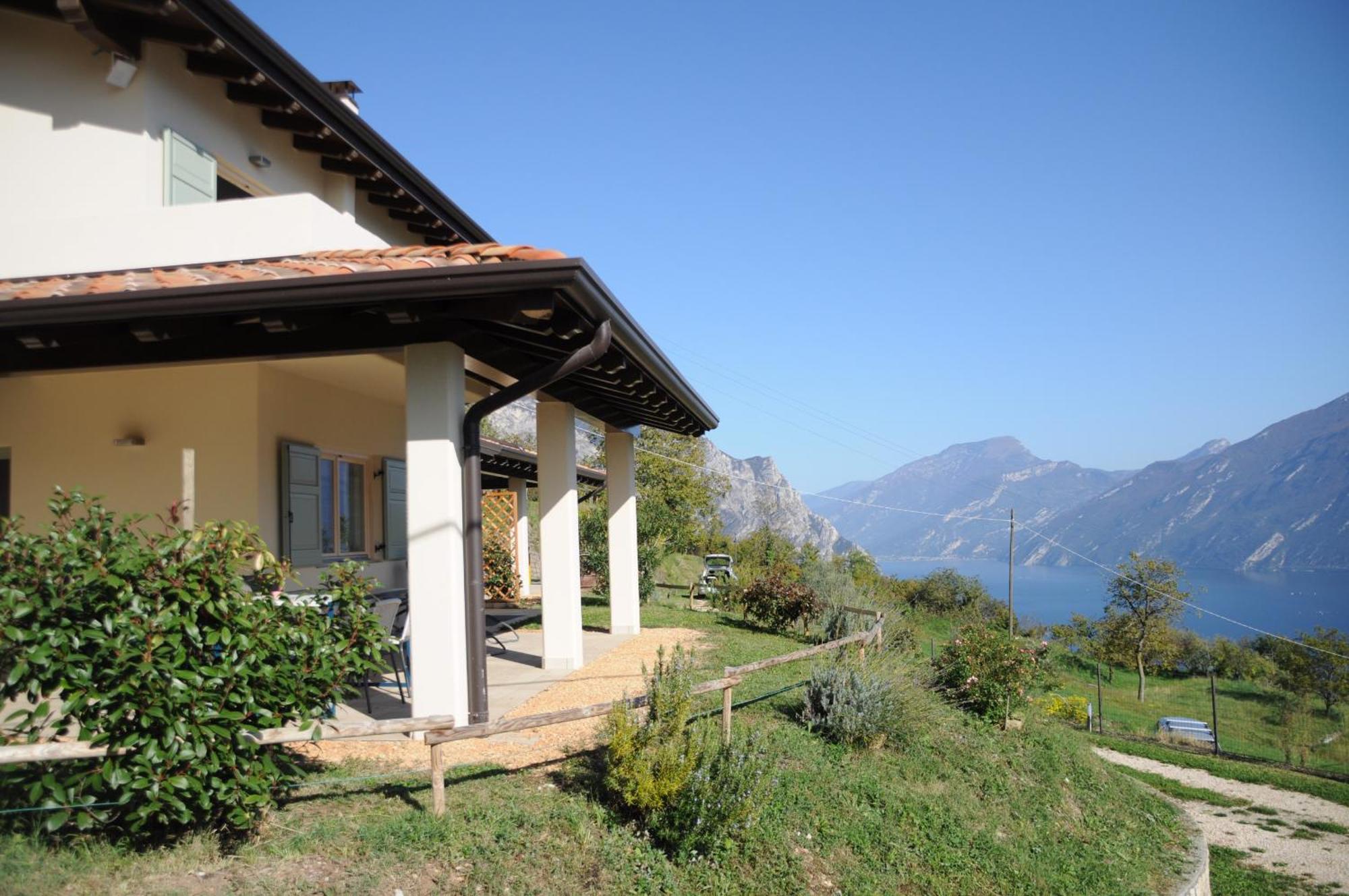 Villetta 56 Blu Yellow And Red Lake View Garden Private Parking By Garda Domus Mea Tremosine Экстерьер фото